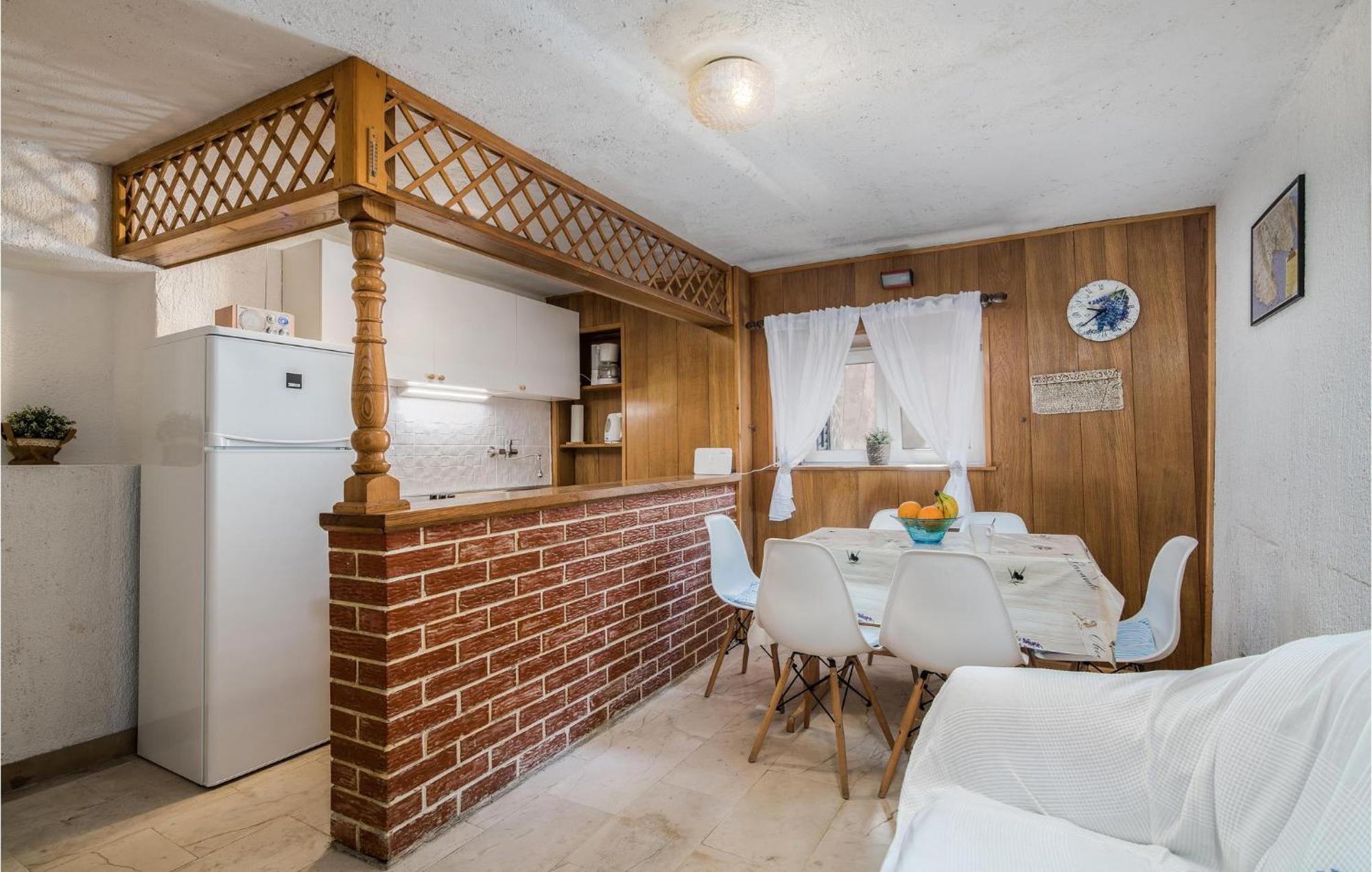 2 Bedroom Gorgeous Home In Baska Екстериор снимка