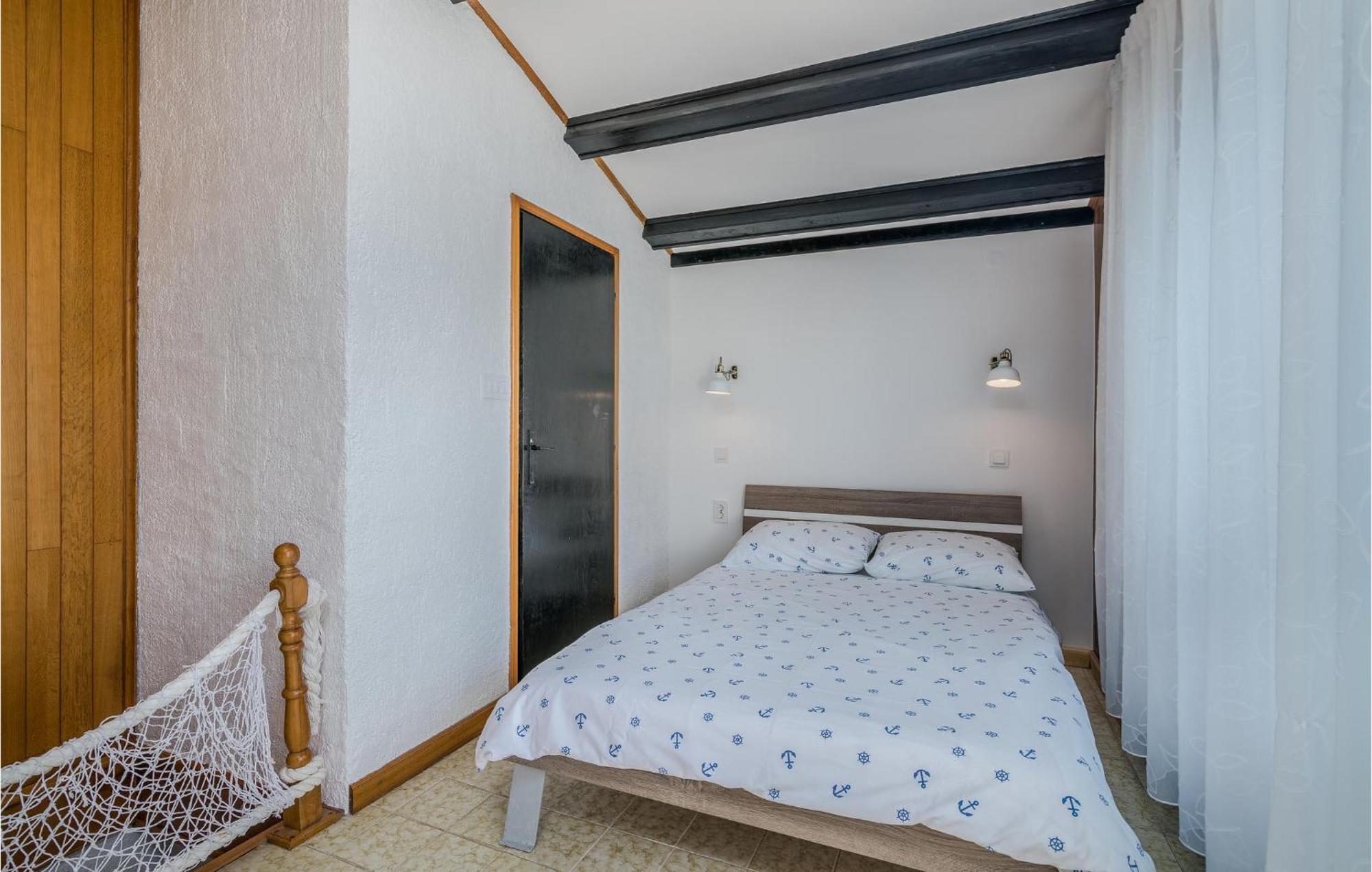 2 Bedroom Gorgeous Home In Baska Екстериор снимка